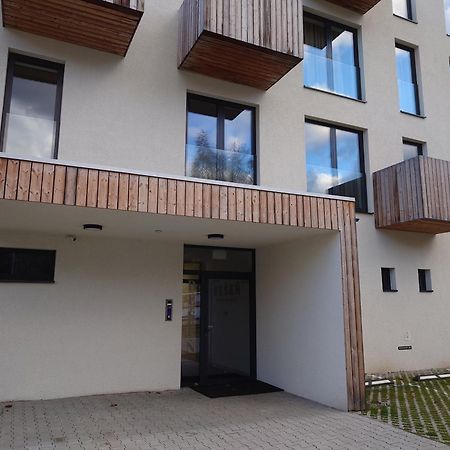 Apartman Nad Riekou Bešeňová Екстериор снимка