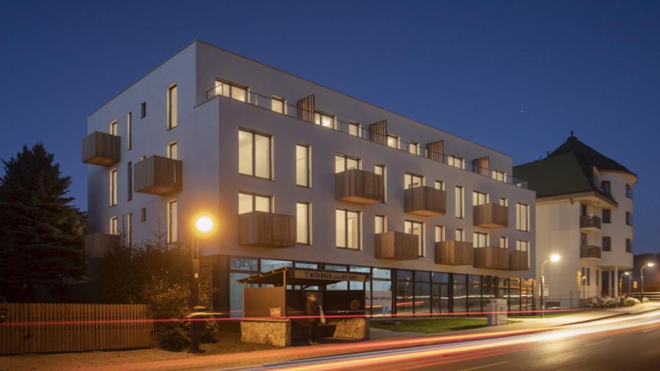 Apartman Nad Riekou Bešeňová Екстериор снимка