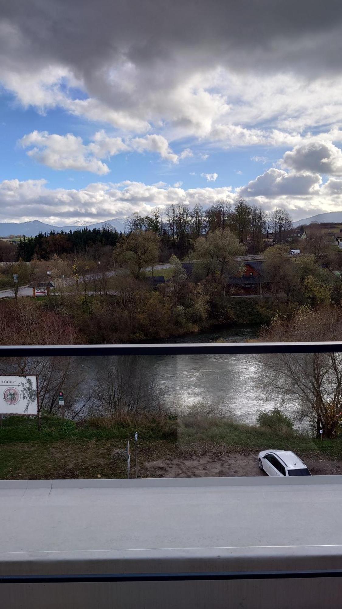Apartman Nad Riekou Bešeňová Екстериор снимка