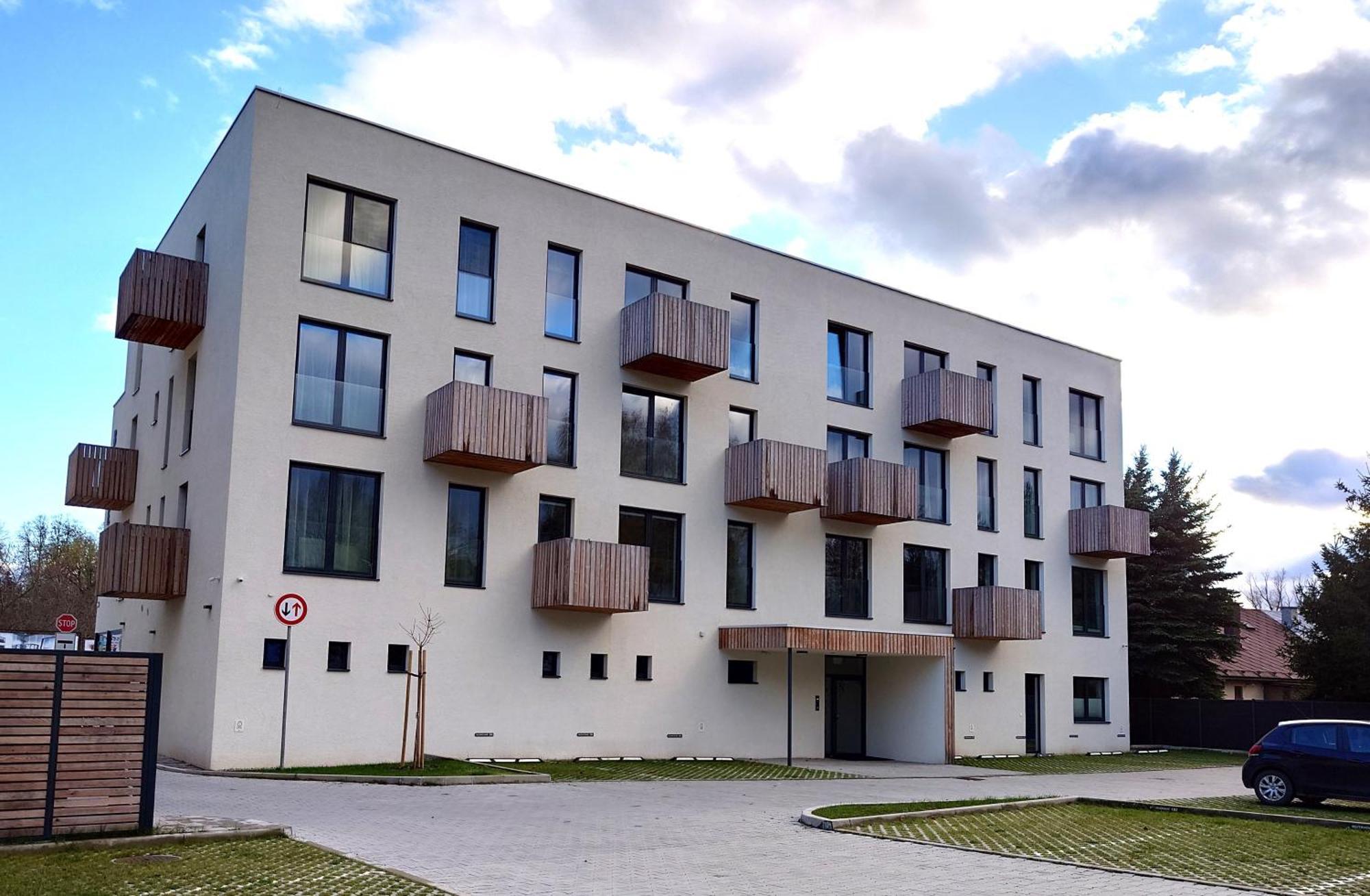 Apartman Nad Riekou Bešeňová Екстериор снимка